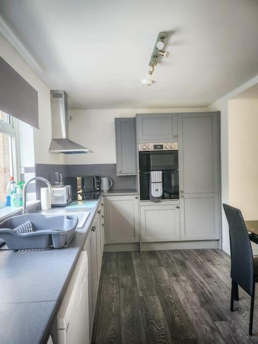 Central 2-Bedroom Bunglow With Double Sofa Bed Carnoustie Extérieur photo