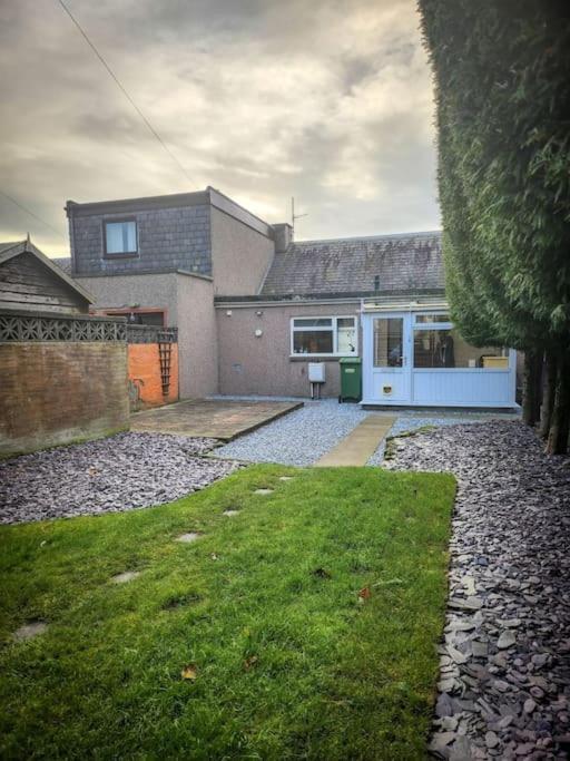 Central 2-Bedroom Bunglow With Double Sofa Bed Carnoustie Extérieur photo